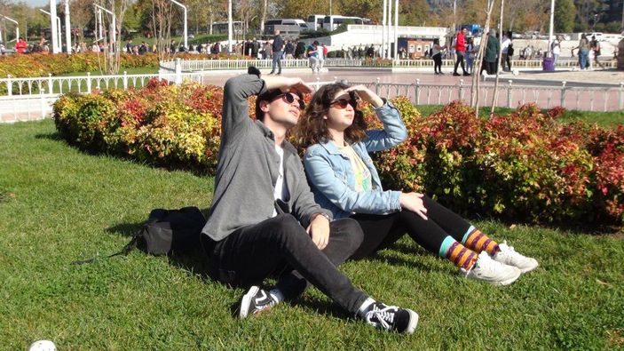 Taksim Meydanı ve Çamlıca Tepesinden güneş tutulmasını izlediler -3