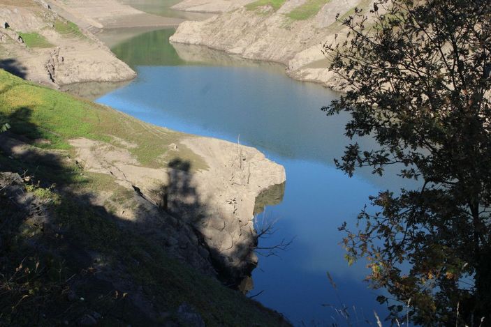 d Yuvacık Barajı'nda su seviyesi yüzde 28'e düştü -4