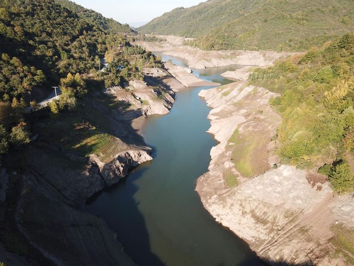 d Yuvacık Barajı'nda su seviyesi yüzde 28'e düştü -5