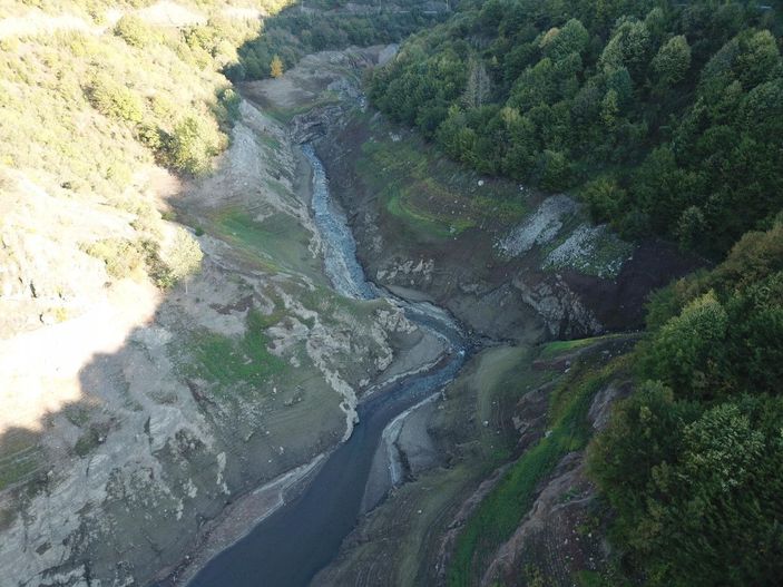 d Yuvacık Barajı'nda su seviyesi yüzde 28'e düştü -6