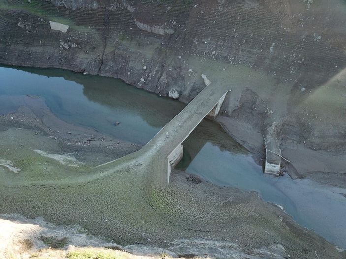 d Yuvacık Barajı'nda su seviyesi yüzde 28'e düştü -7