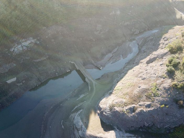 d Yuvacık Barajı'nda su seviyesi yüzde 28'e düştü -8