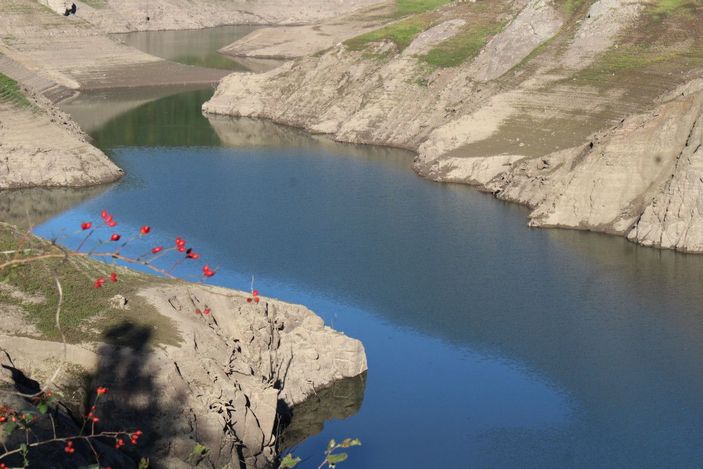 d Yuvacık Barajı'nda su seviyesi yüzde 28'e düştü -1