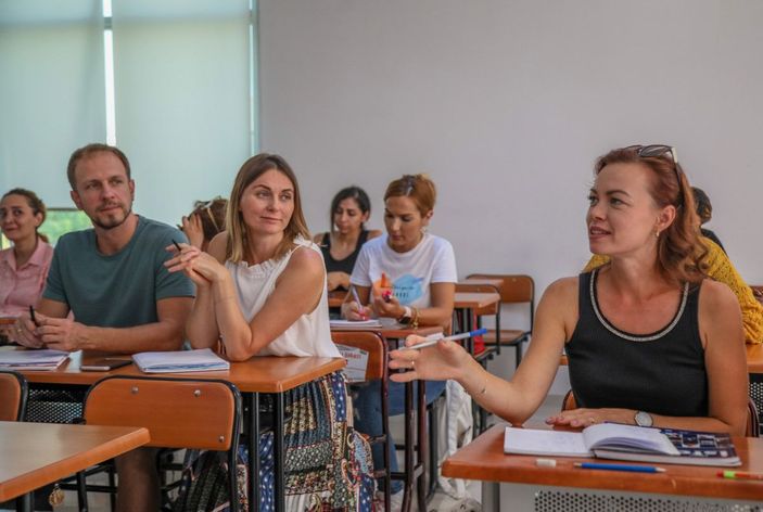 Ruslar ile Ukraynalılar aynı sınıfta Türkçe öğreniyor -1