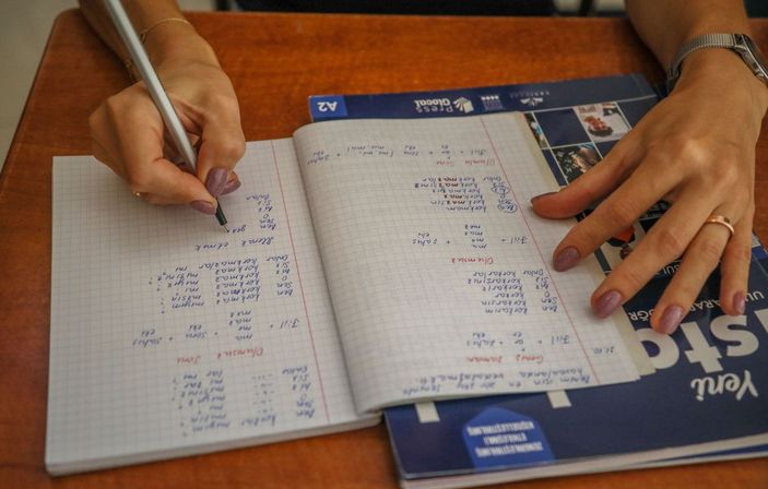 Ruslar ile Ukraynalılar aynı sınıfta Türkçe öğreniyor -10