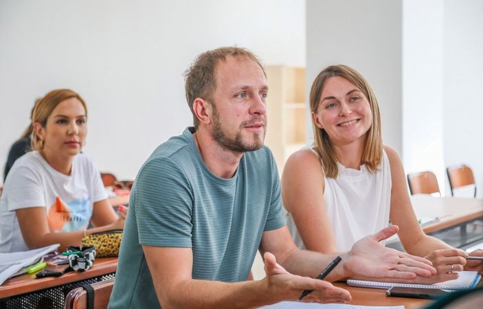 Ruslar ile Ukraynalılar aynı sınıfta Türkçe öğreniyor -9