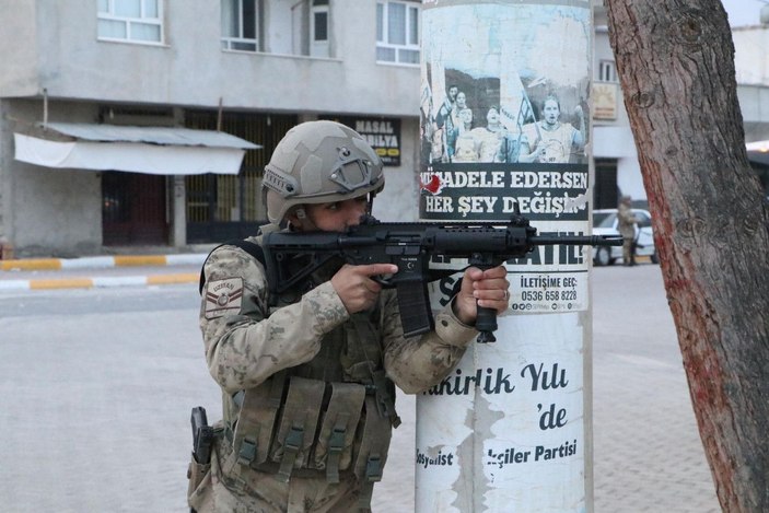 Şanlıurfa'da 63 adrese uyuşturucu baskını: 100'den fazla şüpheli gözaltında -7