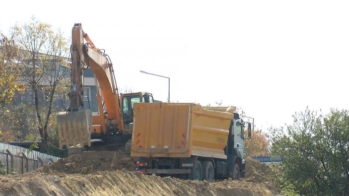 Avcılar'da korkutan çatlaklar -7