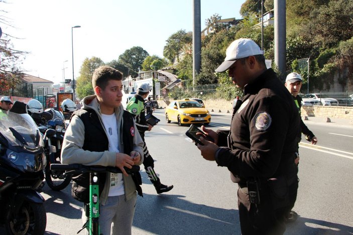 Beşiktaş'ta fosforlu yelek giymeden skuter kullananlara ceza -6