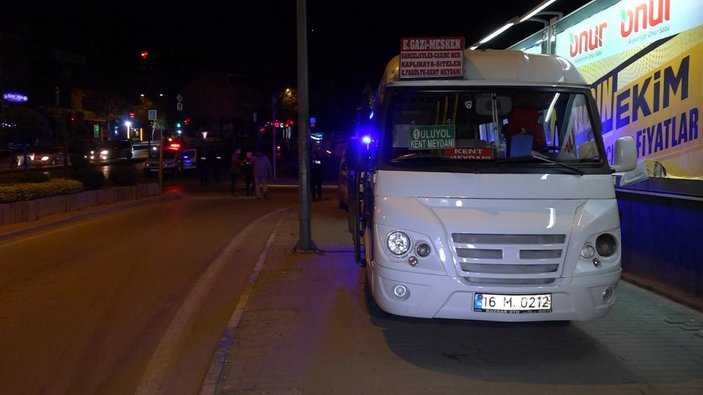 Dur ihtarına uymayan sürücü polis barikatına takıldı, 'Polisleri şaka yapan arkadaşım sandım' dedi -10