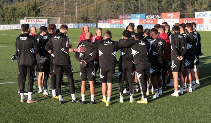 Şenol Güneş, Beşiktaş ile ilk antrenmanına çıktı -1
