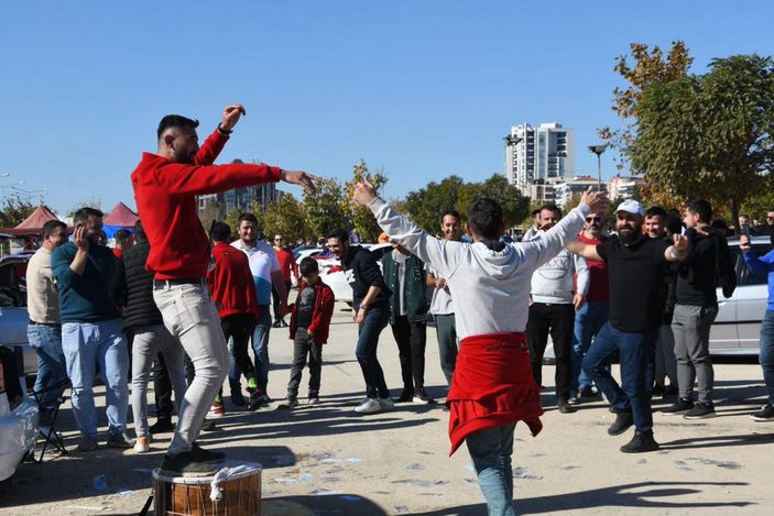 25'i kadın 1800 modifiyeli araç tutkunu, Çorlu'da bir araya geldi  -9
