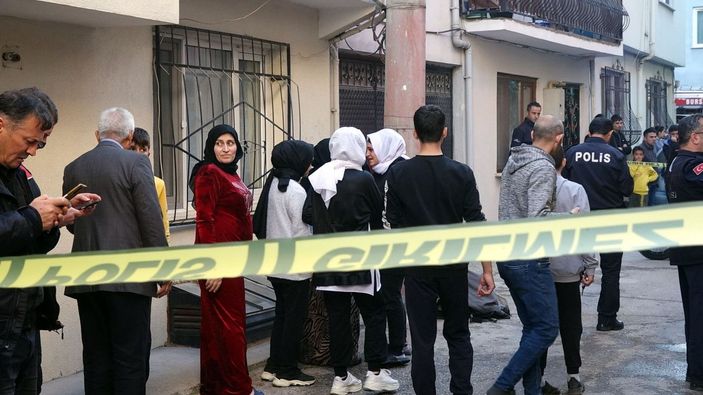 Yemek yaparken mutfakta çıkan yangında ağır yaralandı -6