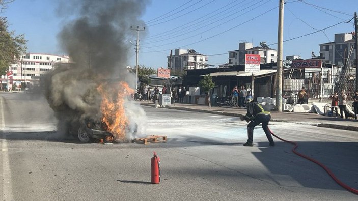 Satış için notere götürmeye hazırlandığı otomobili alev alev yandı -2