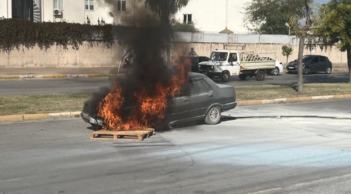 Satış için notere götürmeye hazırlandığı otomobili alev alev yandı -1