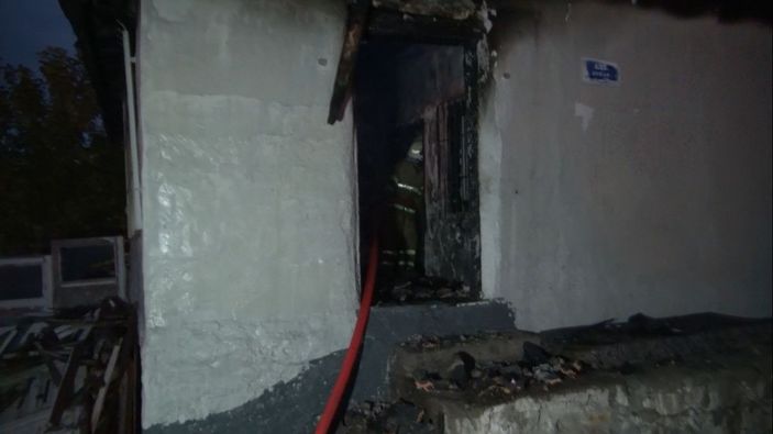 Çocukların evde yaktığı ateş yangın çıkardı -3