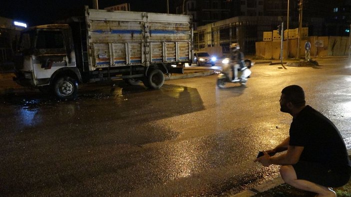 Seyir halindeki kamyonetin alev topuna döndüğü anlar kamerada -10