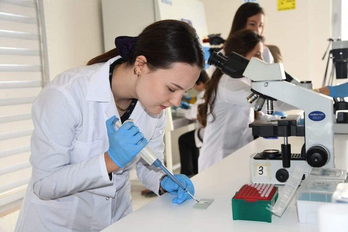 NKÜ'deki kanser aşısı çalışmalarında deney hayvanlarına geçiliyor -9