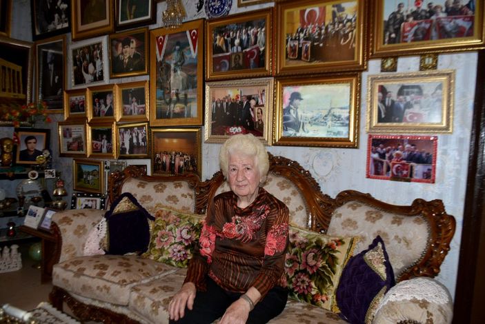 d Evindeki bütün saatler 09.05’i gösteriyor -10