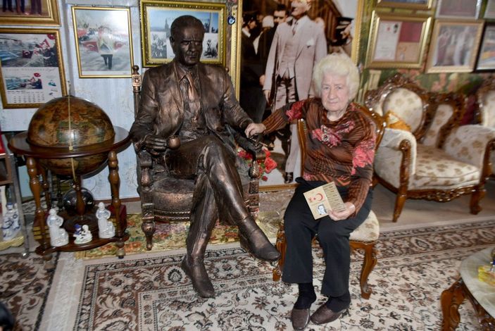 Evindeki bütün saatler 09.05’i gösteriyor -5