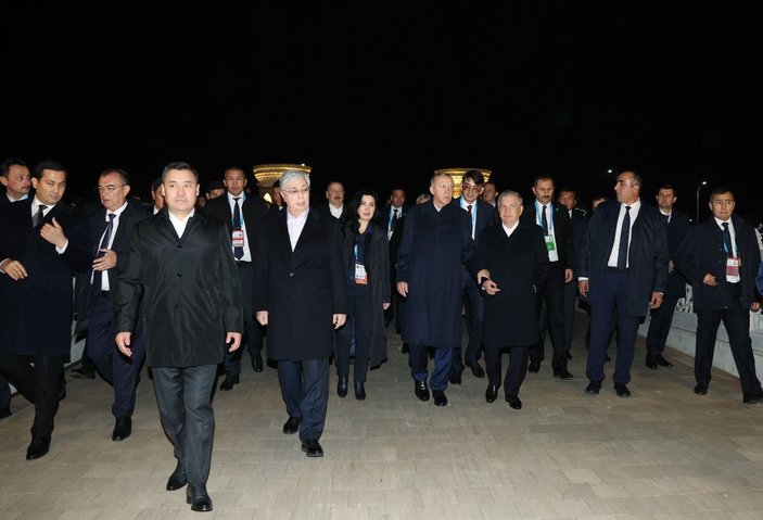 Cumhurbaşkanı Erdoğan liderlerle akşam yemeğine katıldı -4