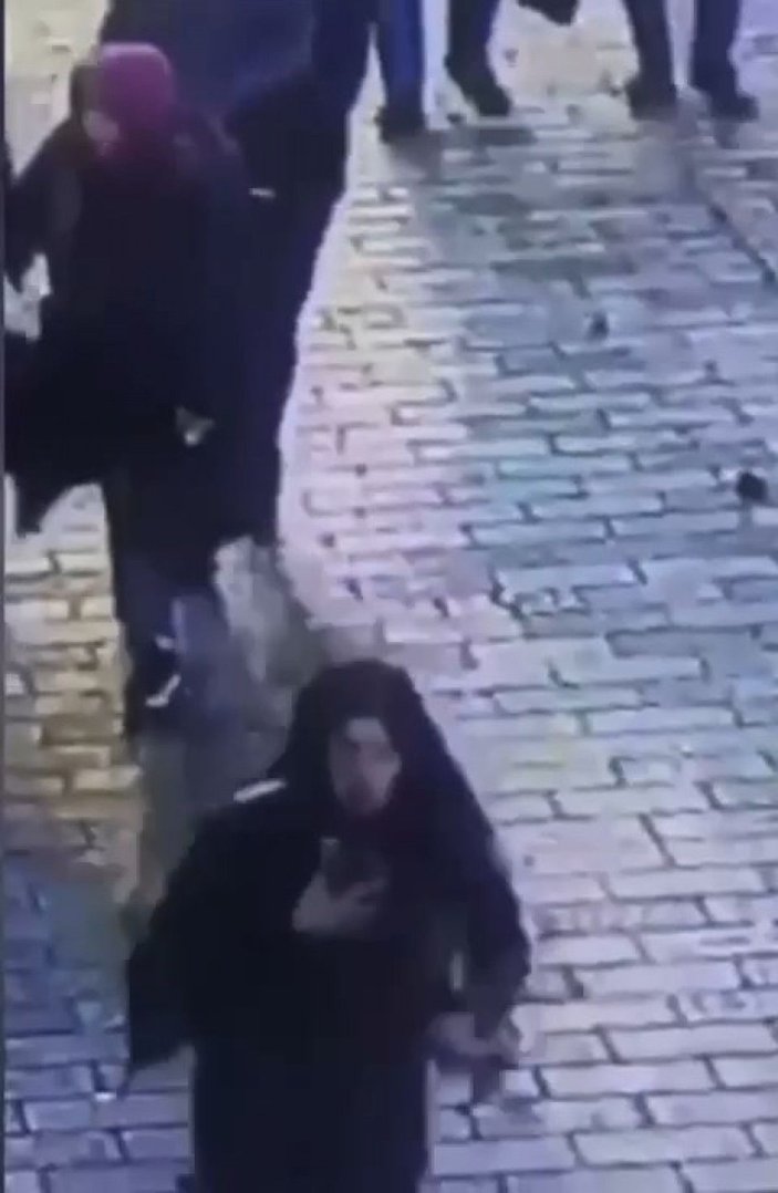 İstiklal Caddesi'nde şüpheli kadının kaçış anı kamerada -1