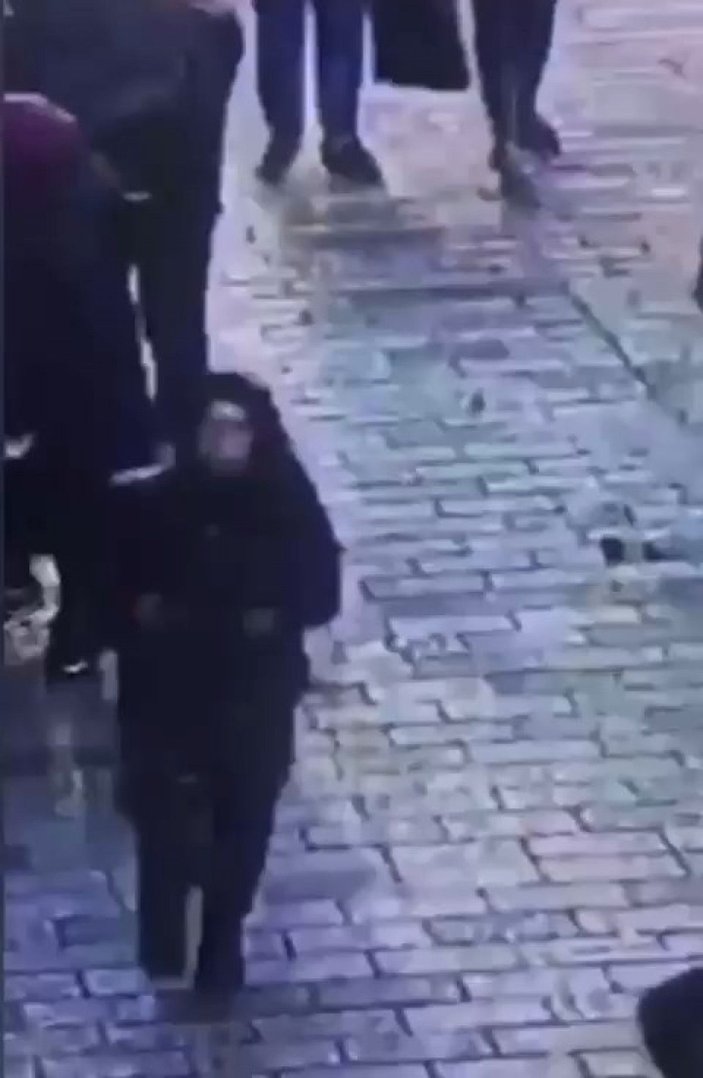 İstiklal Caddesi'nde şüpheli kadının kaçış anı kamerada -2