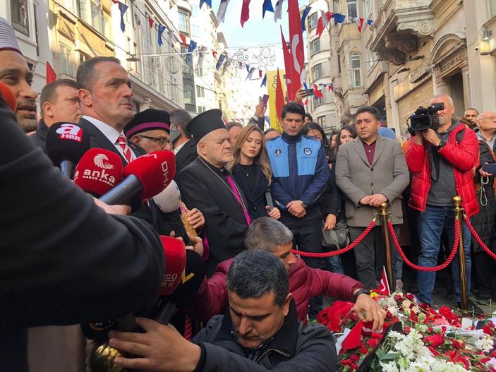 İstiklal Caddesi'nde teröre karşı birlik ve beraberlik yürüyüşü düzenlendi -2