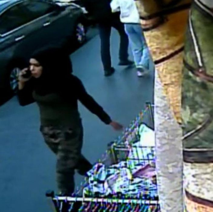 Taksim'e bombayı bırakan kadının Esenler'de telefonla konuşarak ilerleyişi kamerada -5