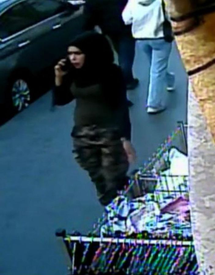 Taksim'e bombayı bırakan kadının Esenler'de telefonla konuşarak ilerleyişi kamerada -2