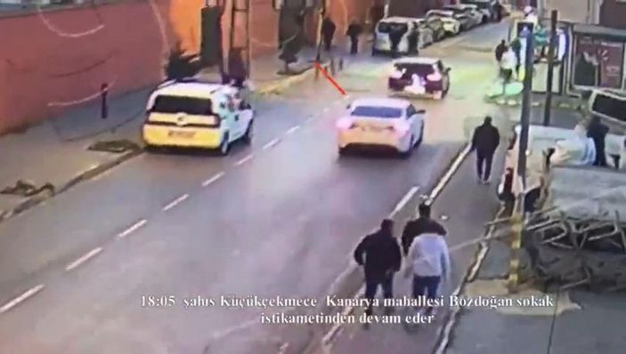 Terörist kadının Esenler'den Küçükçekmece'ye götürülmesine ilişkin görüntüler -5