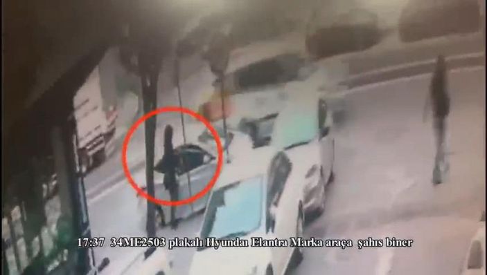 Terörist kadının Esenler'den Küçükçekmece'ye götürülmesine ilişkin görüntüler -4