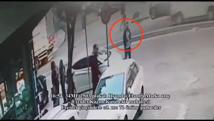 Terörist kadının Esenler'den Küçükçekmece'ye götürülmesine ilişkin görüntüler -2