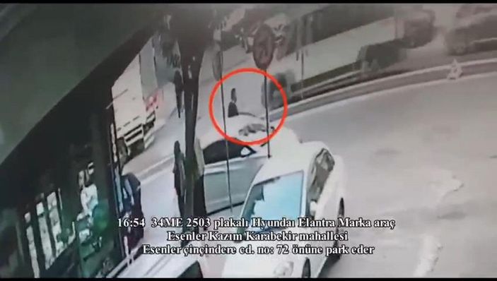 Terörist kadının Esenler'den Küçükçekmece'ye götürülmesine ilişkin görüntüler -1