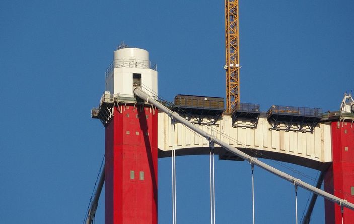 1915 Çanakkale Köprüsü'nün kulelerine yerleştirilecek top mermisi figürlerinin kaideleri kuruluyor -3