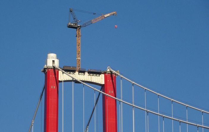 1915 Çanakkale Köprüsü'nün kulelerine yerleştirilecek top mermisi figürlerinin kaideleri kuruluyor -2