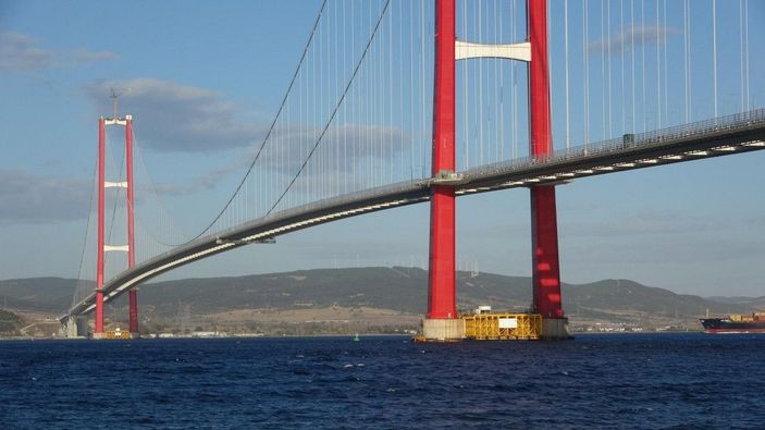 1915 Çanakkale Köprüsü'nün kulelerine yerleştirilecek top mermisi figürlerinin kaideleri kuruluyor -8