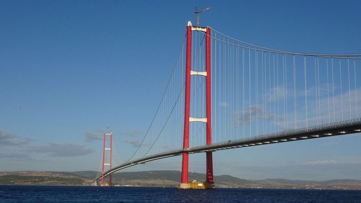 1915 Çanakkale Köprüsü'nün kulelerine yerleştirilecek top mermisi figürlerinin kaideleri kuruluyor -5