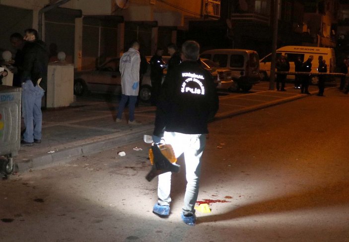 3 polis ile 1 bekçiyi bıçaklayan saldırgan hastanede öldü -9