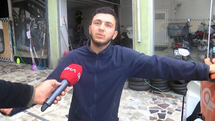 d Ümraniye'de kaçan sürücüyü kaputa çıkarak durdurmaya çalıştı -6