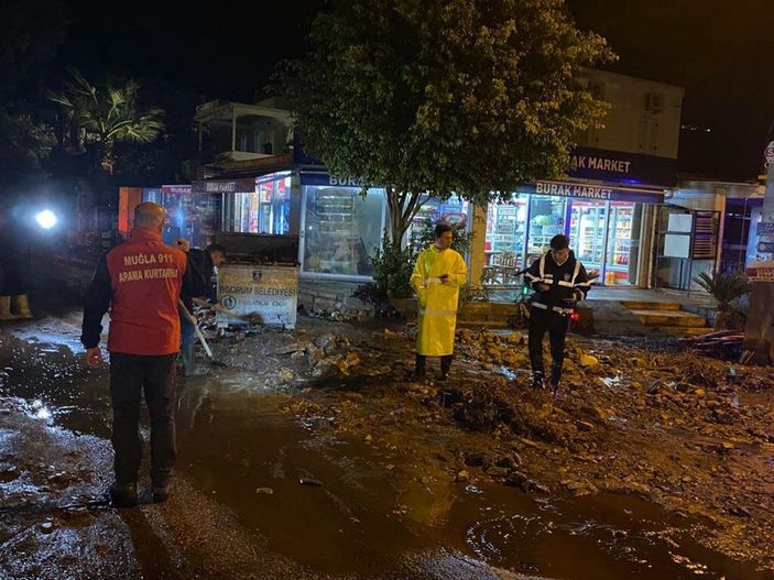 Bodrum’da sağanak hayatı olumsuz etkiledi (2) -7