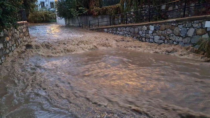 Meteoroloji’den Muğla’ya kuvvetli sağanak ve fırtına uyarısı -2