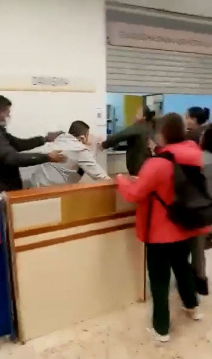 Hastane görevlilerine saldırı anı kameralarda -2