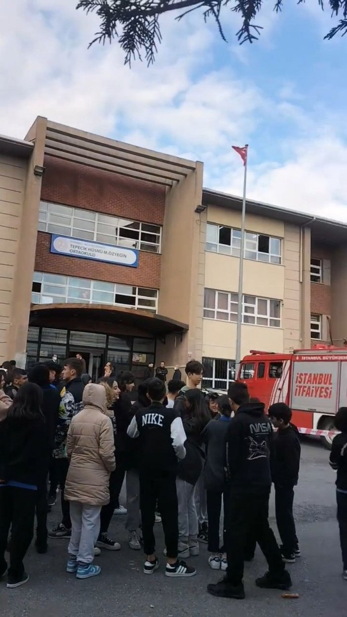 Büyükçekmece'de okulda deney tüpü patladı: 3 öğrenci yaralandı  -4