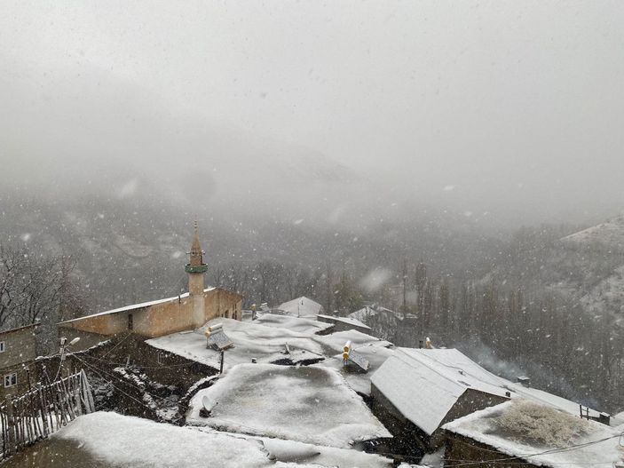 Bahçesaray'ın yükseklerinde kar kalınlığı 20 santimi buldu -5