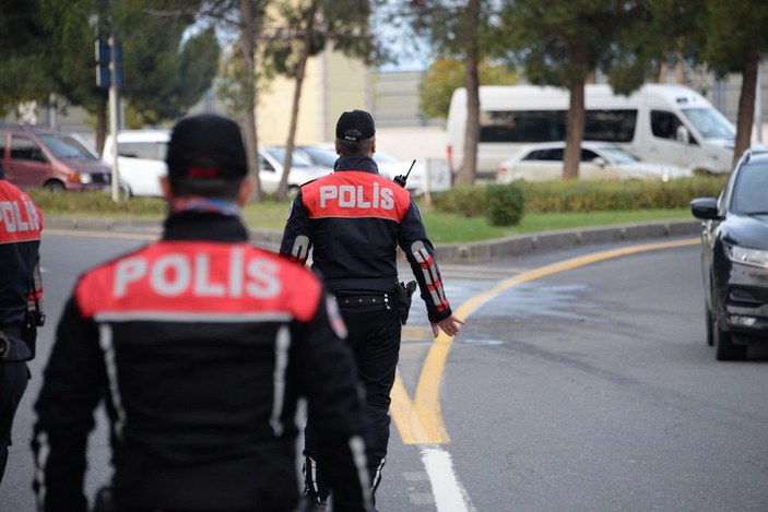 Diyarbakır’da durdurulan otomobilde üzerinde kopya düzeneğiyle yakalandı -6