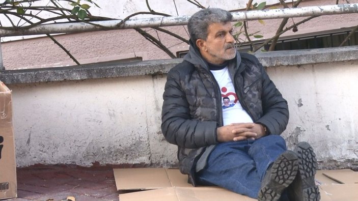 Oğlu kaçırılan babadan Ankara'da, HDP önünde oturma eylemi -1