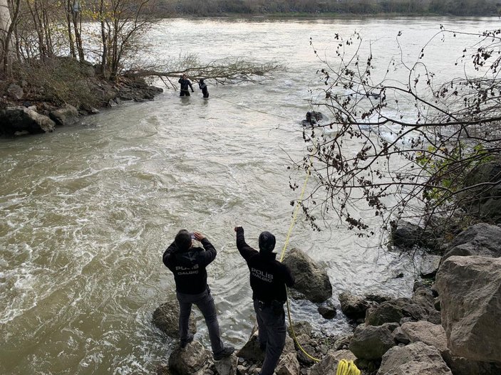 Erdal Sakız cinayetinde kullanılan silahlar Sakarya Nehri'nde aranıyor -2