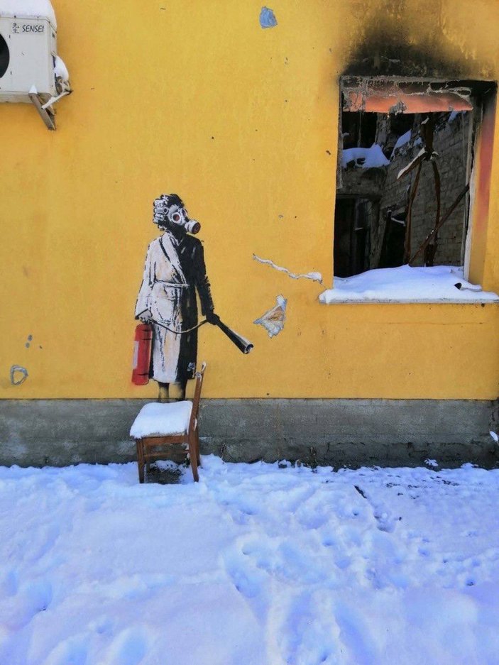 Banksy’nin Ukrayna’daki bir eseri duvardan sökülerek çalınmak istendi -1