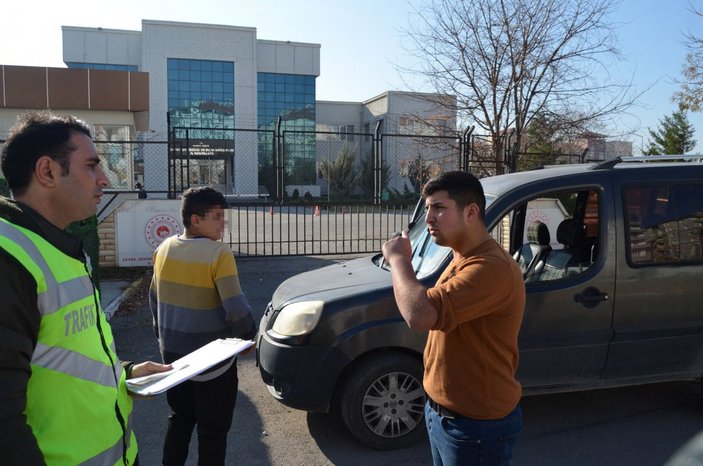 Polise yakalanan 12 yaşındaki sürücü: Ağabey kaç para ceza yedim -4